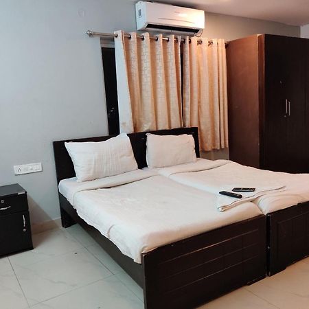 Collection O Jubilee Banjara Suites Hyderabad Exterior photo
