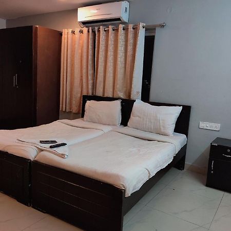 Collection O Jubilee Banjara Suites Hyderabad Exterior photo