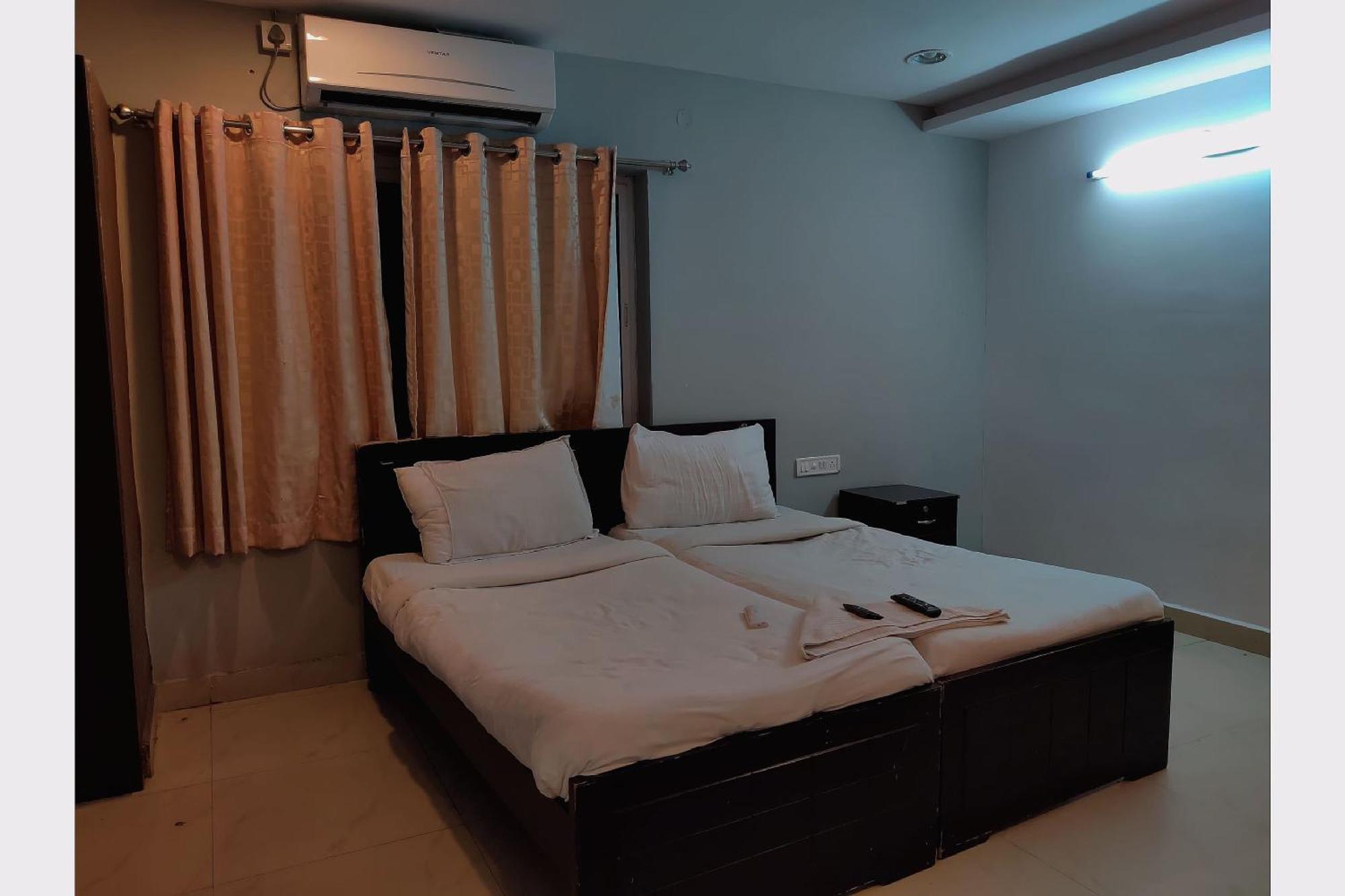 Collection O Jubilee Banjara Suites Hyderabad Exterior photo